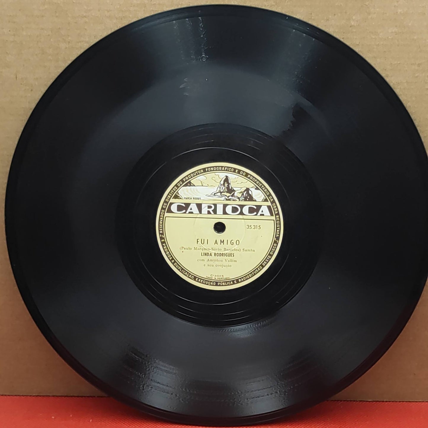 LINDA RODRIGUES - MESA DE BAR