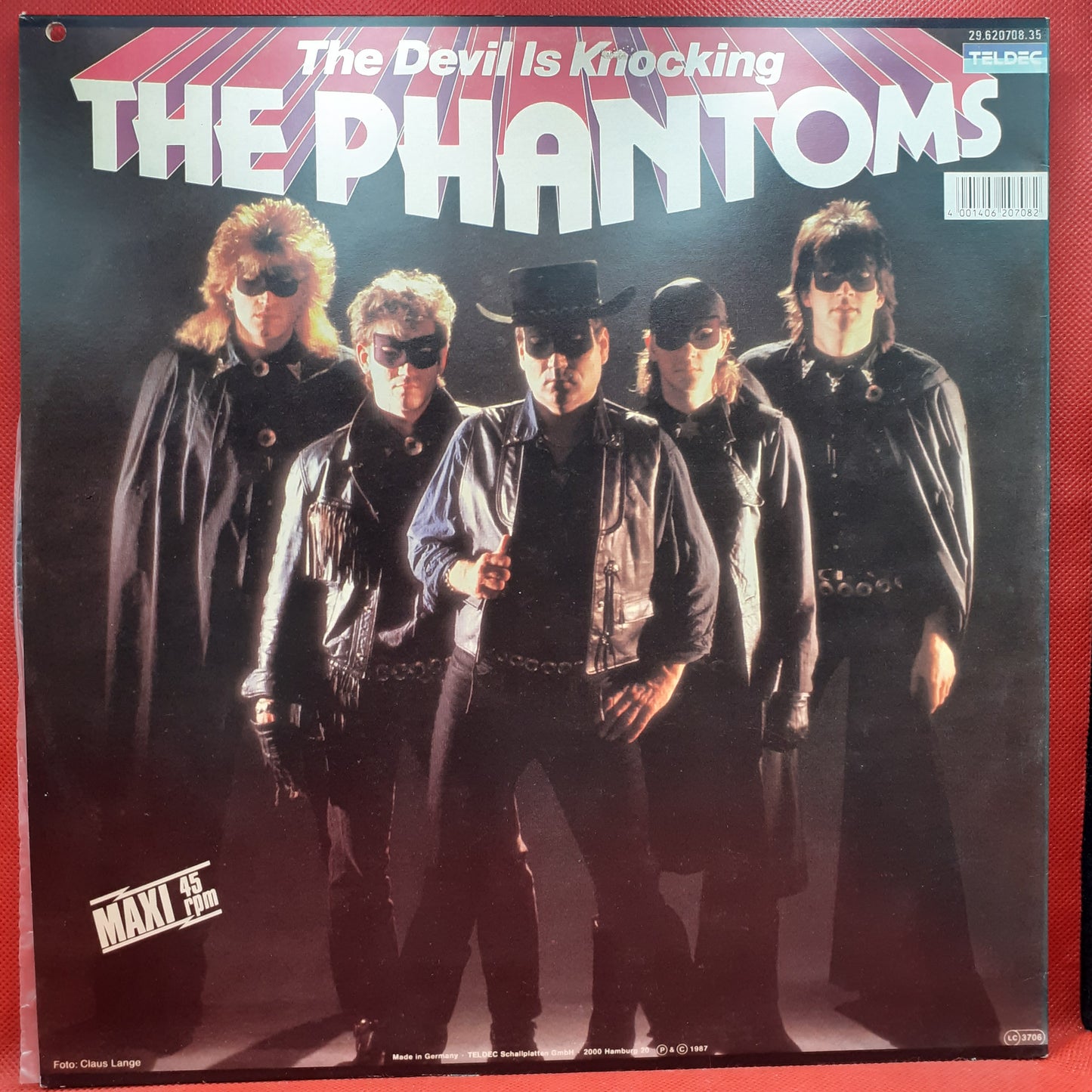 The Phantoms – The Devil Is Knocking