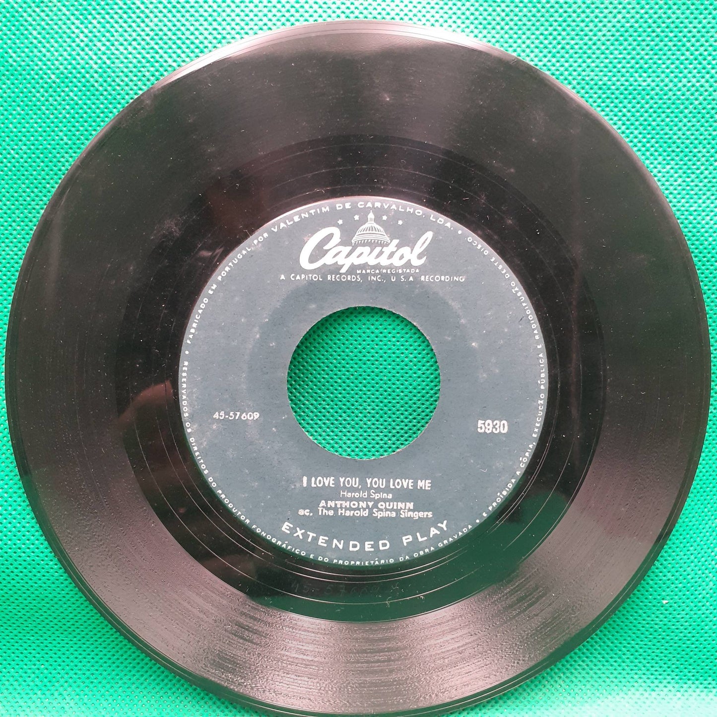 Anthony Quinn With The Harold Spina Singers – I Love You And You Love Me