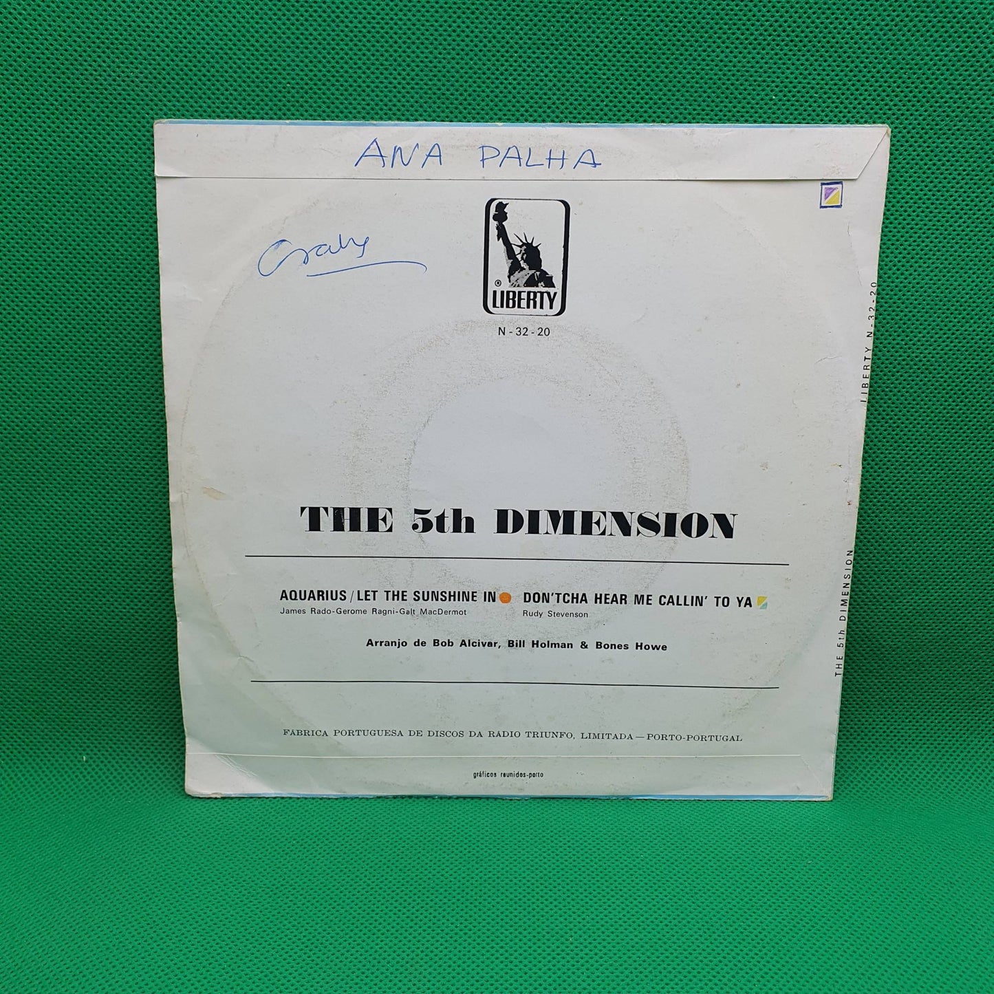 The Fifth Dimension – Aquarius (Let The Sunshine In)