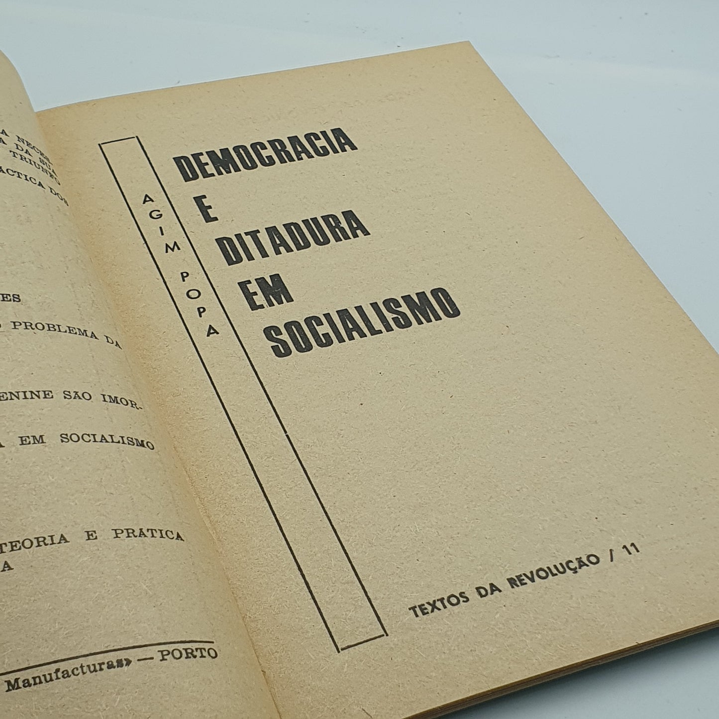 Agim Popa - Democracia e Ditadura em Socialismo