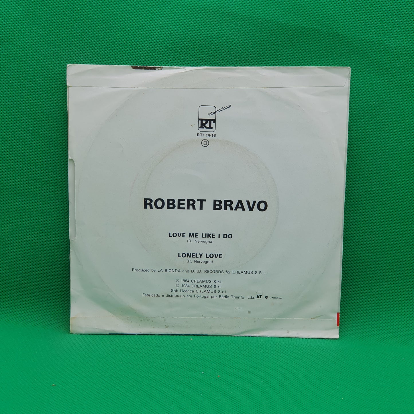 Robert Bravo – Love Me Like I Do