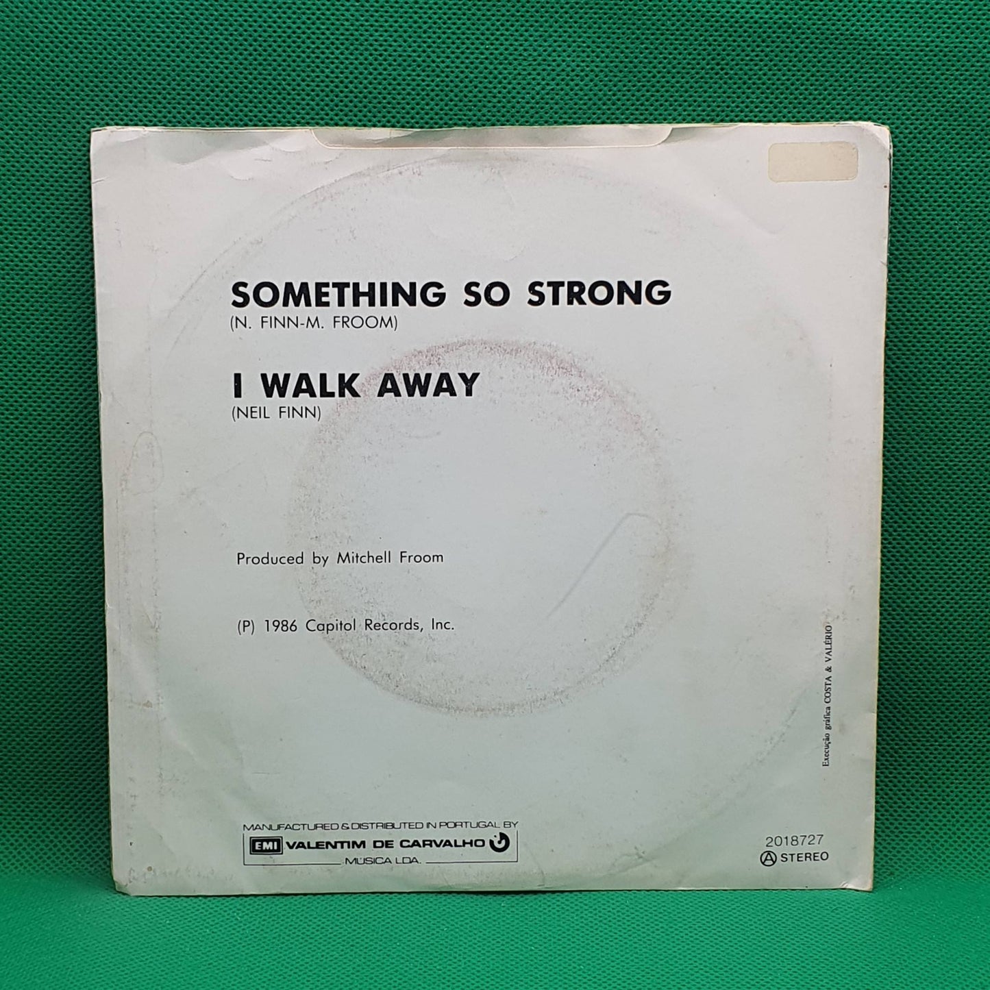 Crowded House – Something So Strong