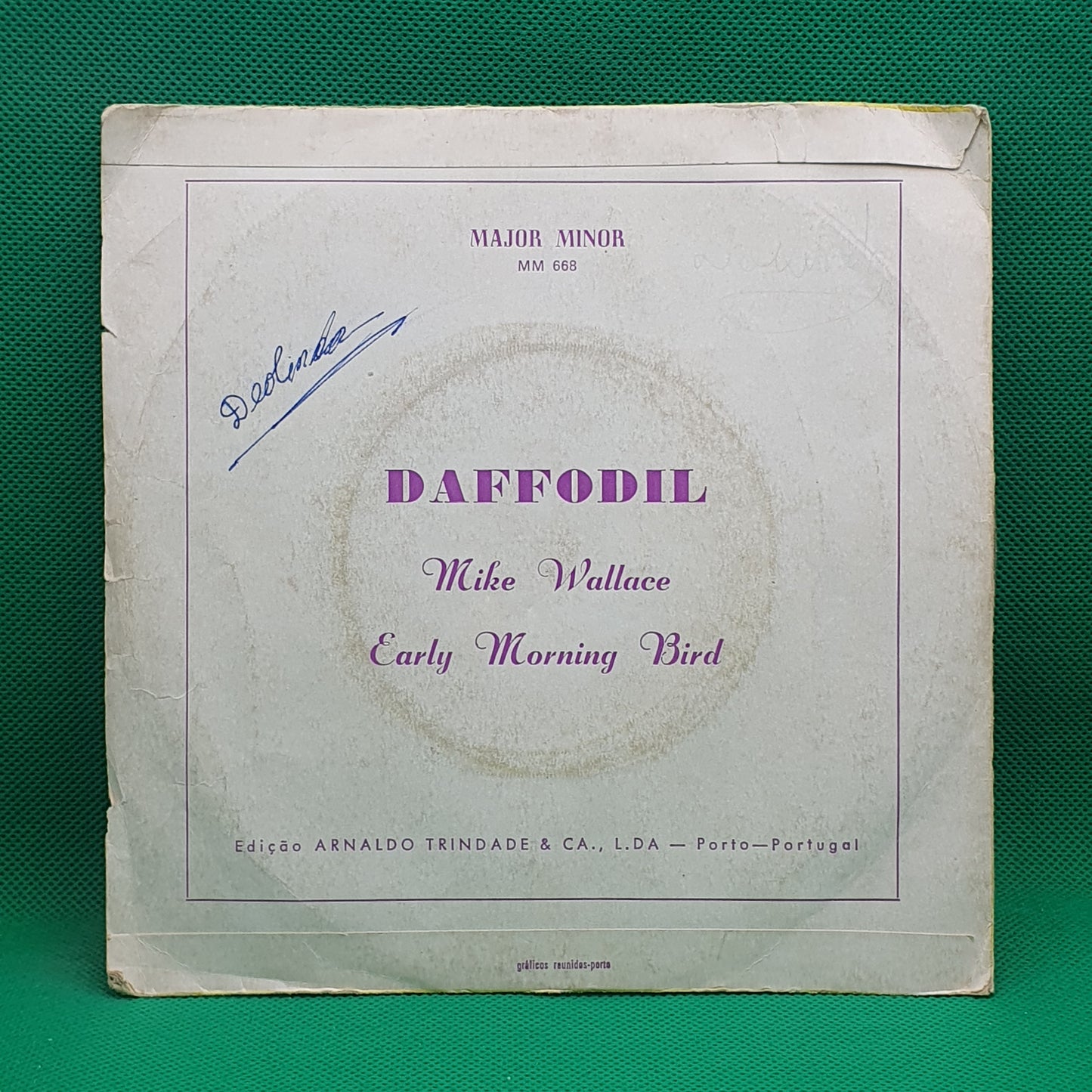 Mike Wallace – Daffodil / Early Morning Bird