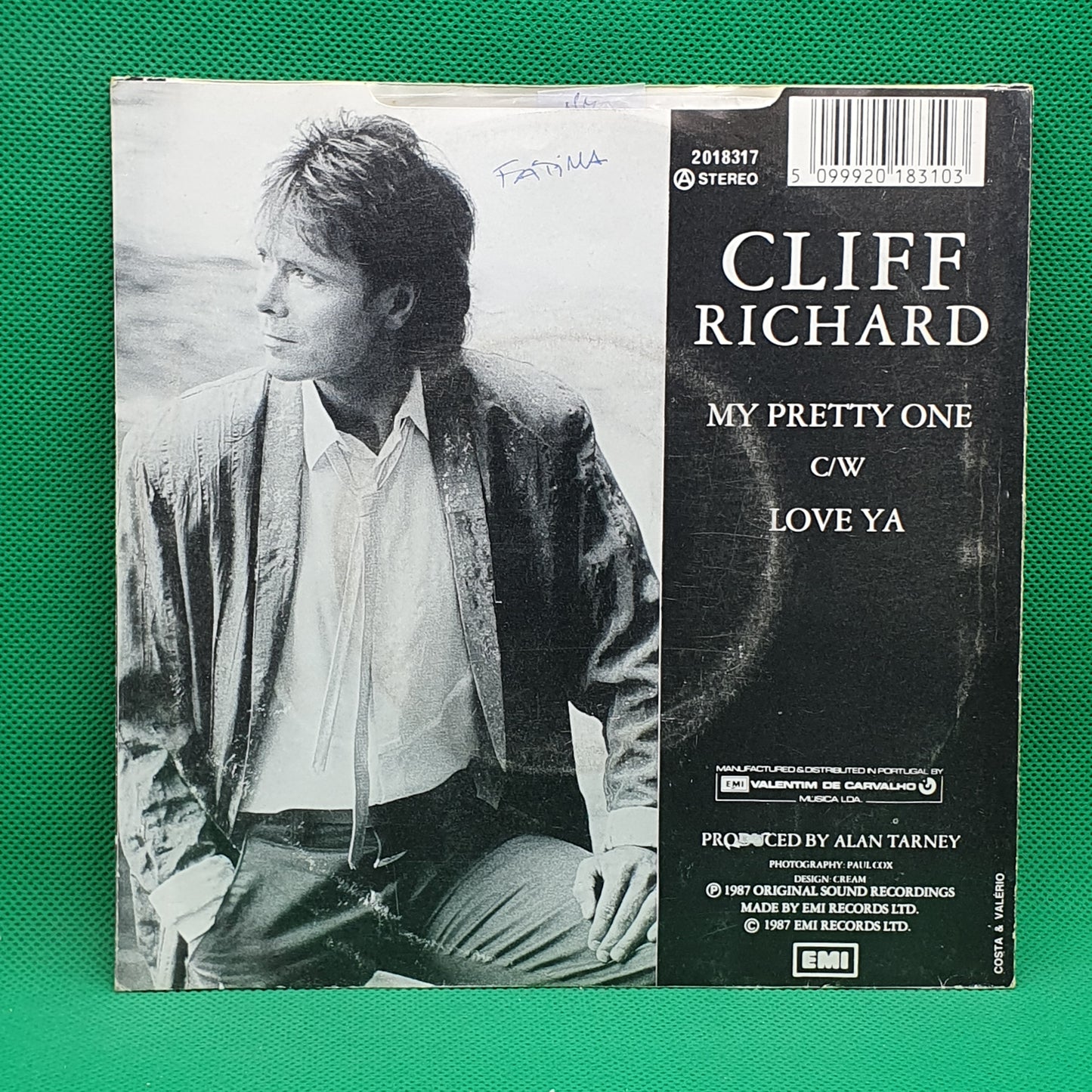 Cliff Richard – My Pretty One