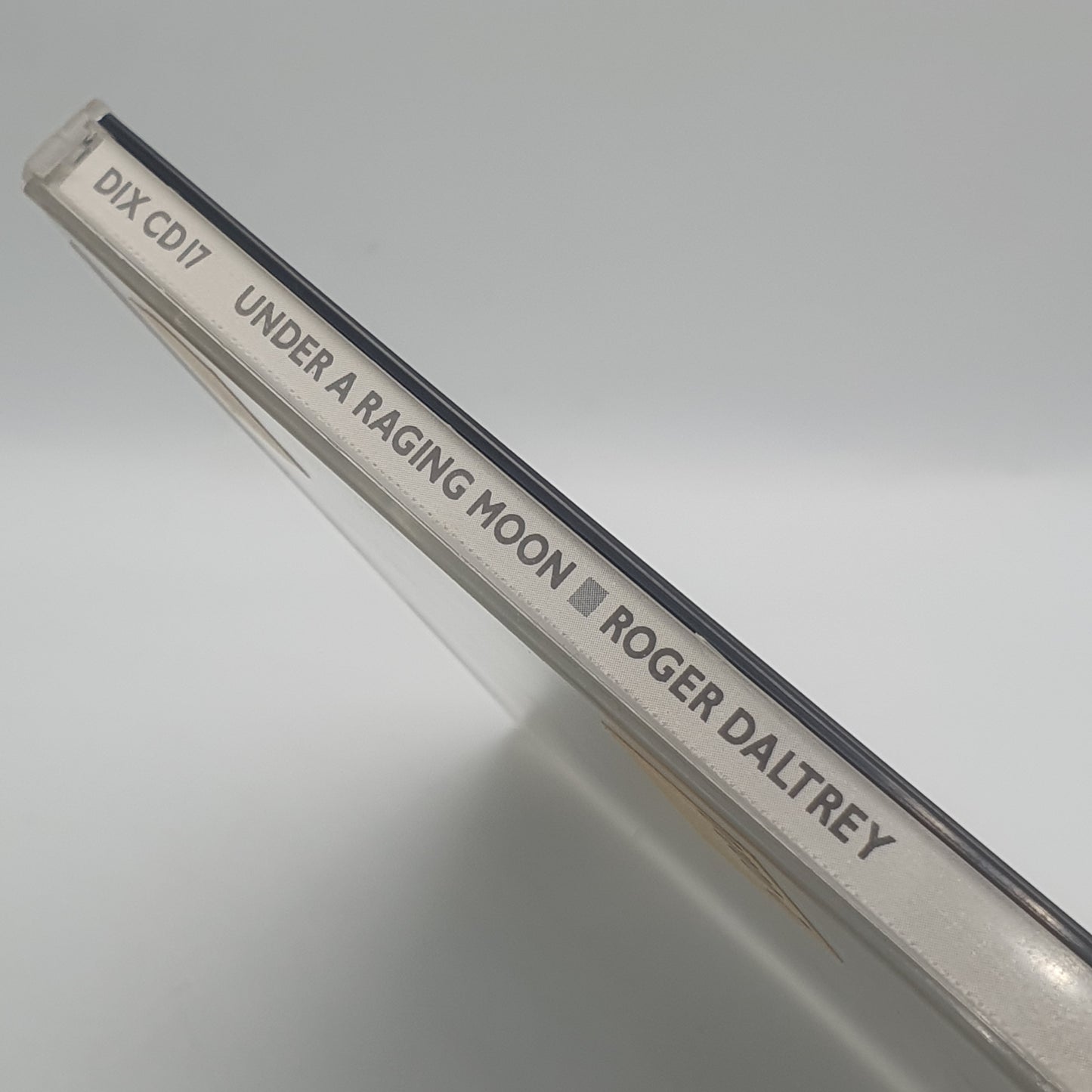 Roger Daltrey – Under A Raging Moon