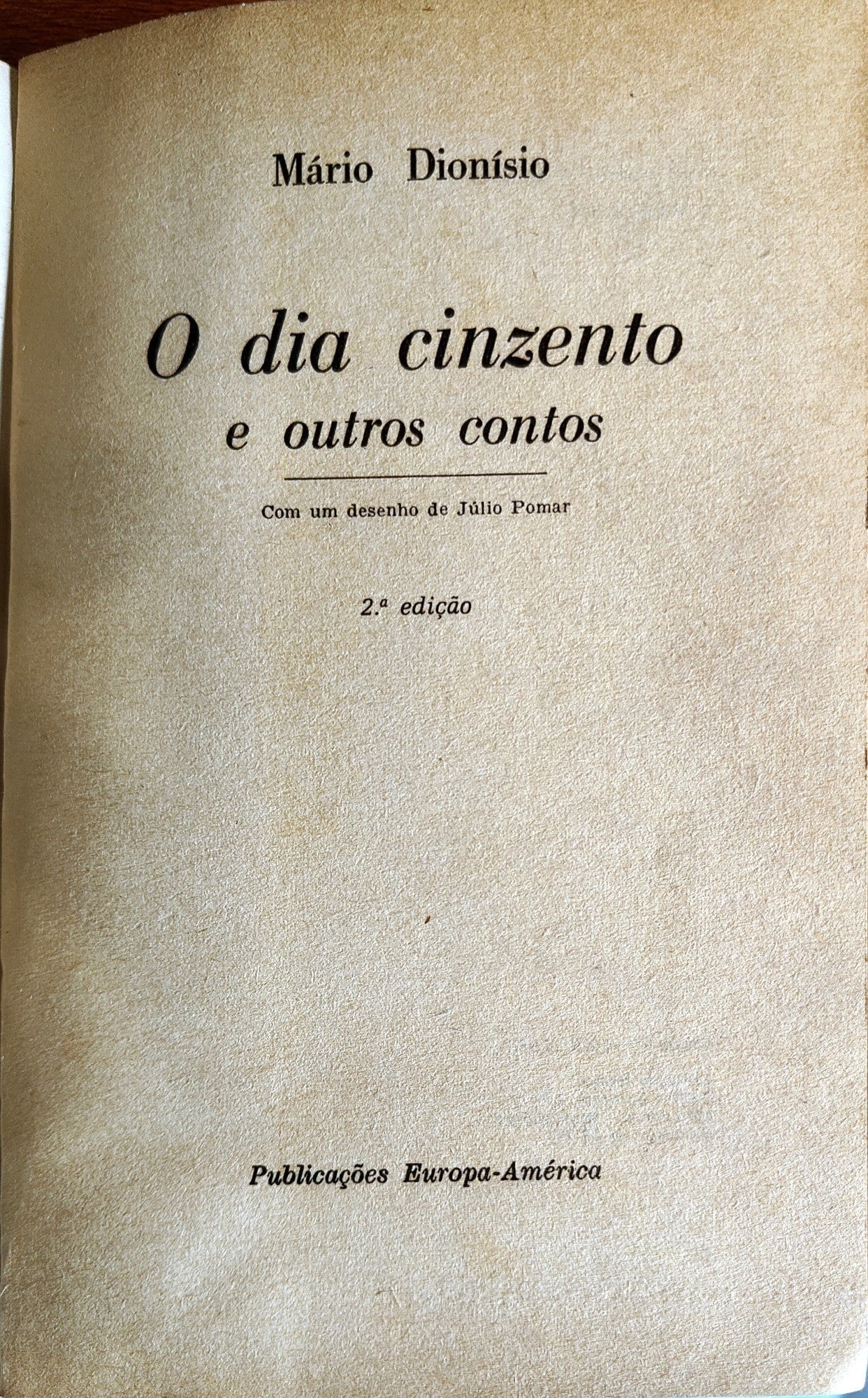 O dia cinzento e outros contos