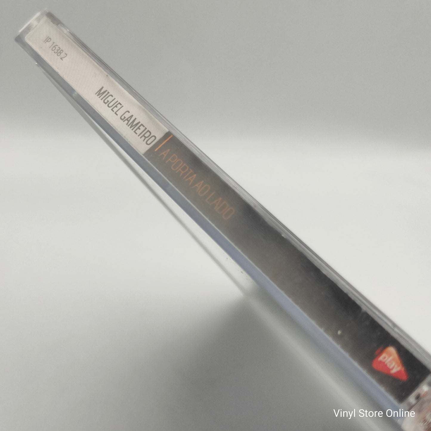 Miguel Gameiro – A Porta Ao Lado