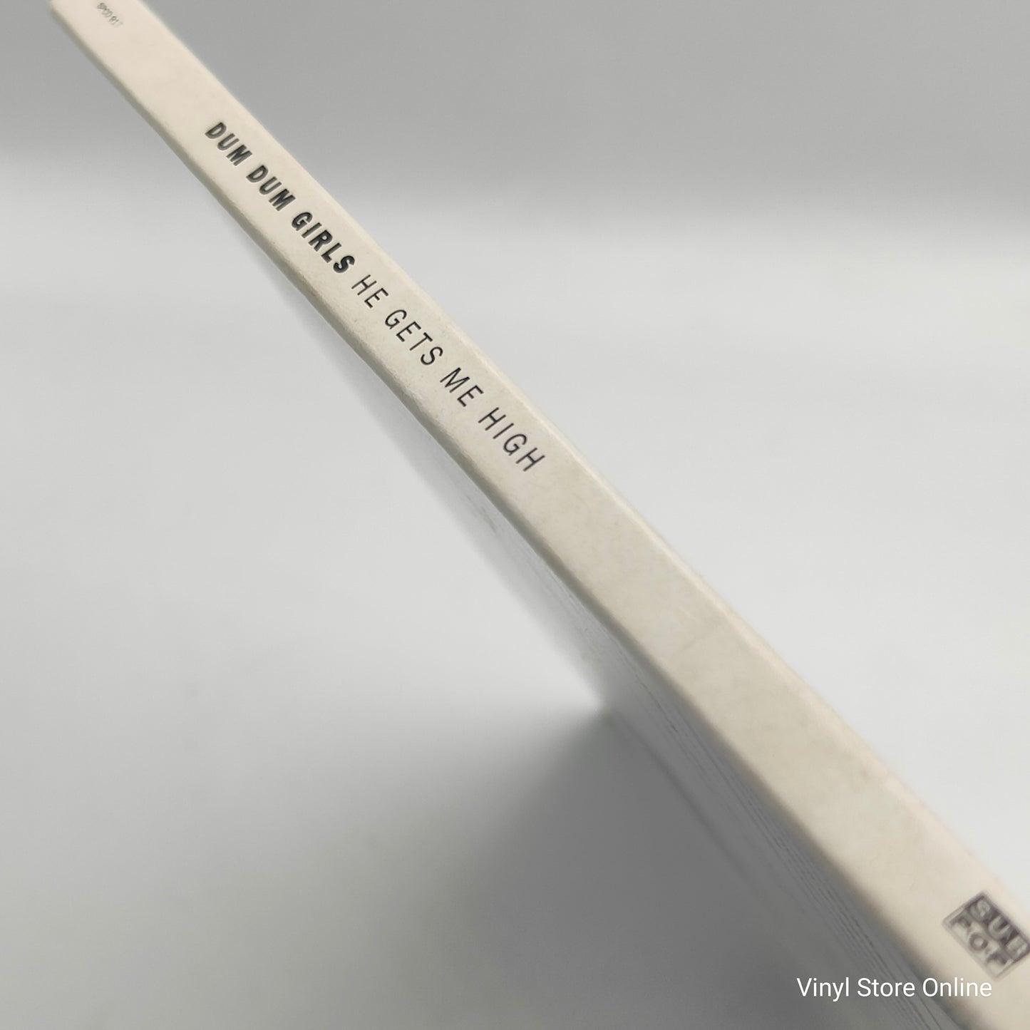 Dum Dum Girls – He Gets Me High