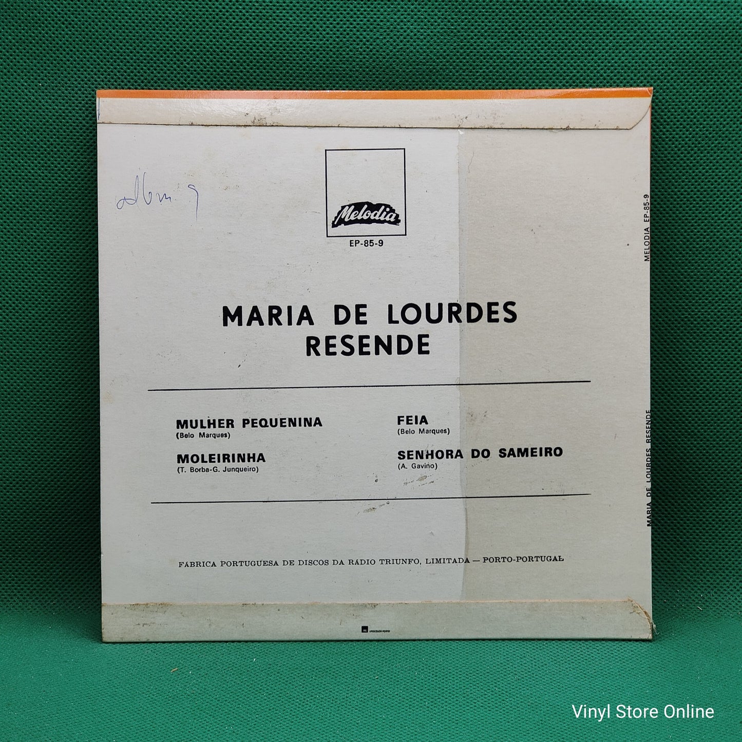 Maria De Lourdes Resende – Mulher Pequenina