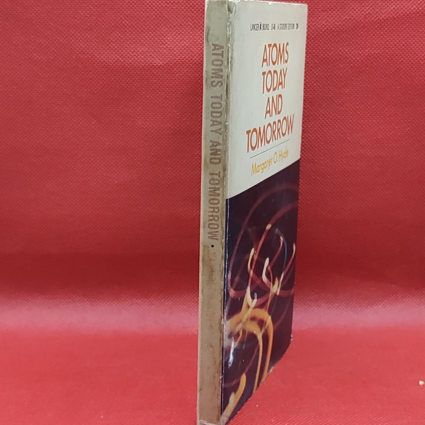 ATOMS TODAY AND TOMORROW - MARGARET O. HYDE