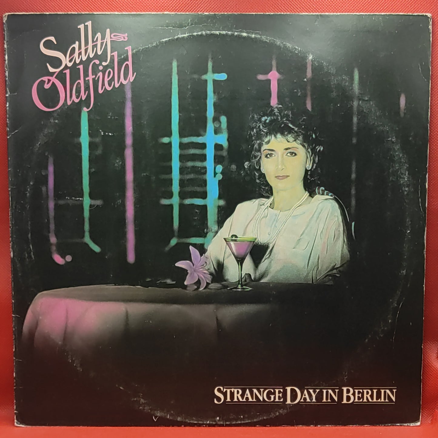 Sally Oldfield – Strange Day In Berlin