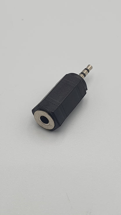 Ficha Adaptador Estereo Macho Jack 2,5mm para Jack 3,5mm REF:4700