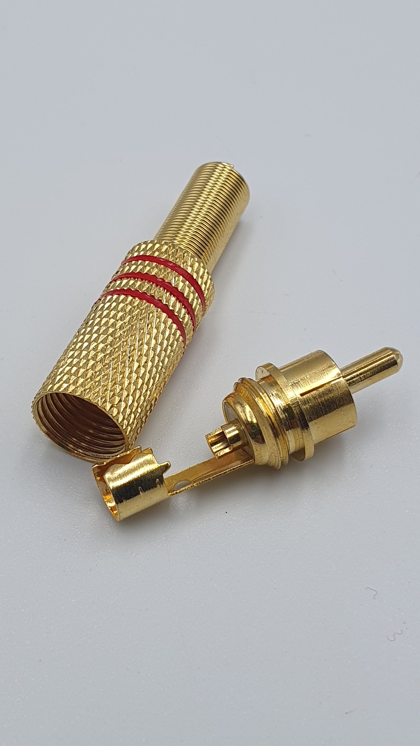 Ficha RCA Macho Dourado Riscas Vermelhas REF:4000V