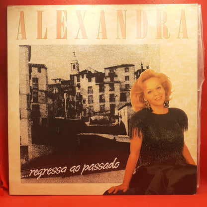 Alexandra  – ...regressa ao passado