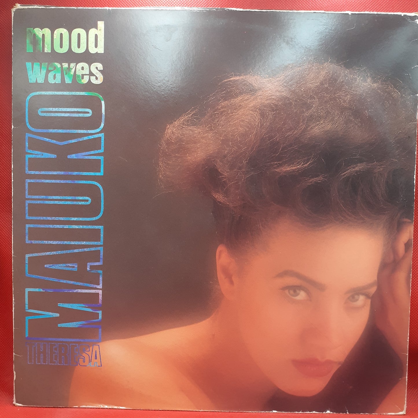 Theresa Maiuko – Mood Waves