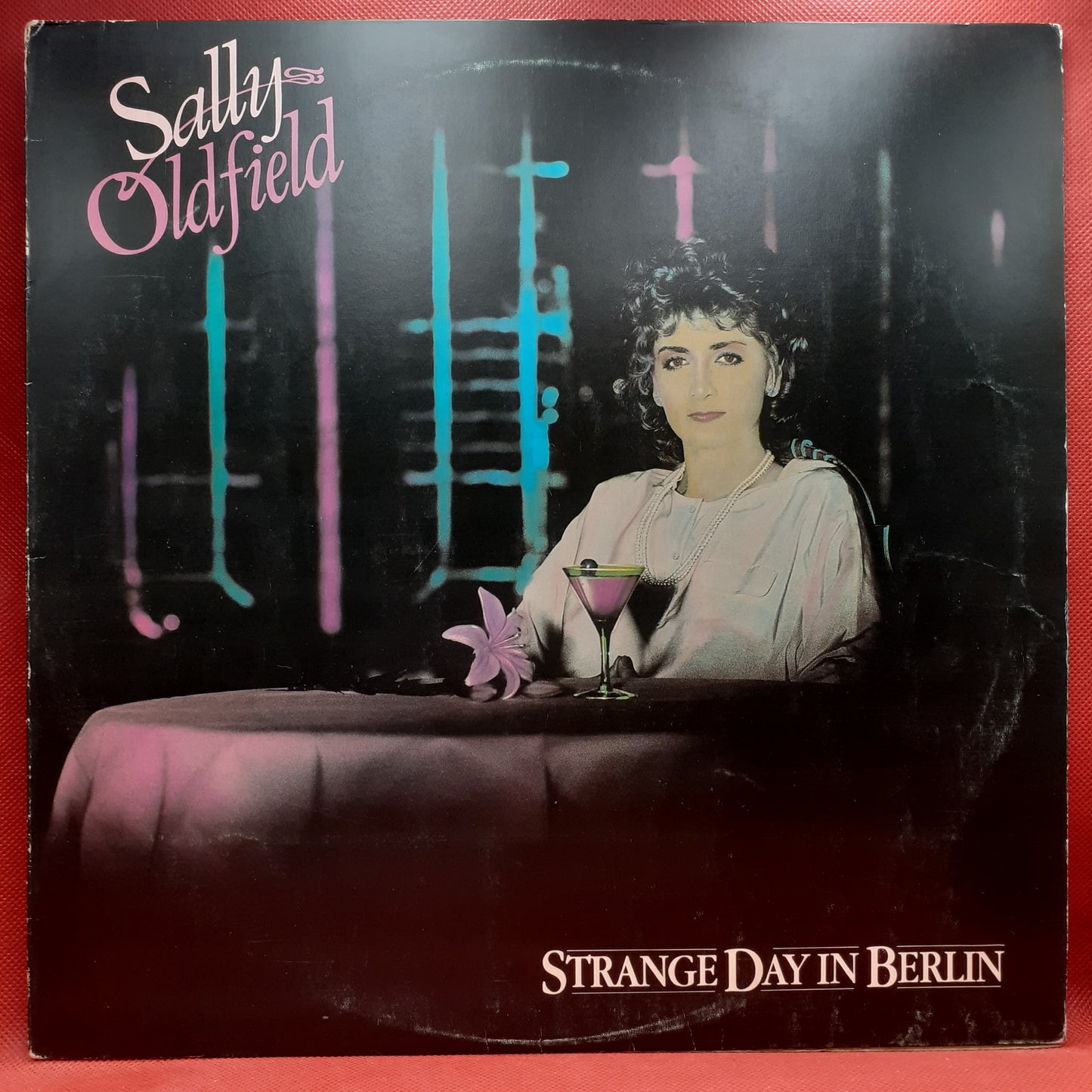 Sally Oldfield – Seltsamer Tag in Berlin