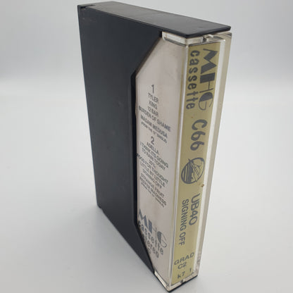 UB40 – Signing Off