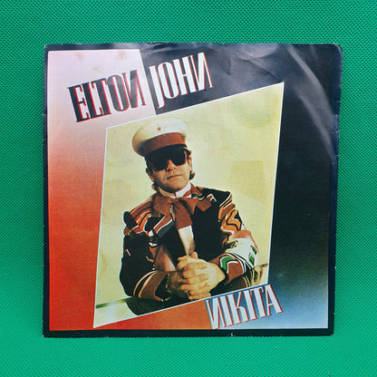 Elton John – Nikita