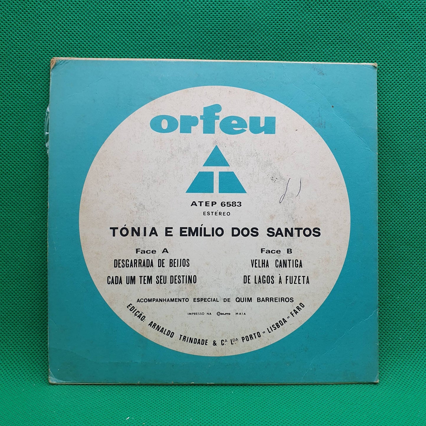 Tónia E Emílio Dos Santos – Desgarrada De Beijos