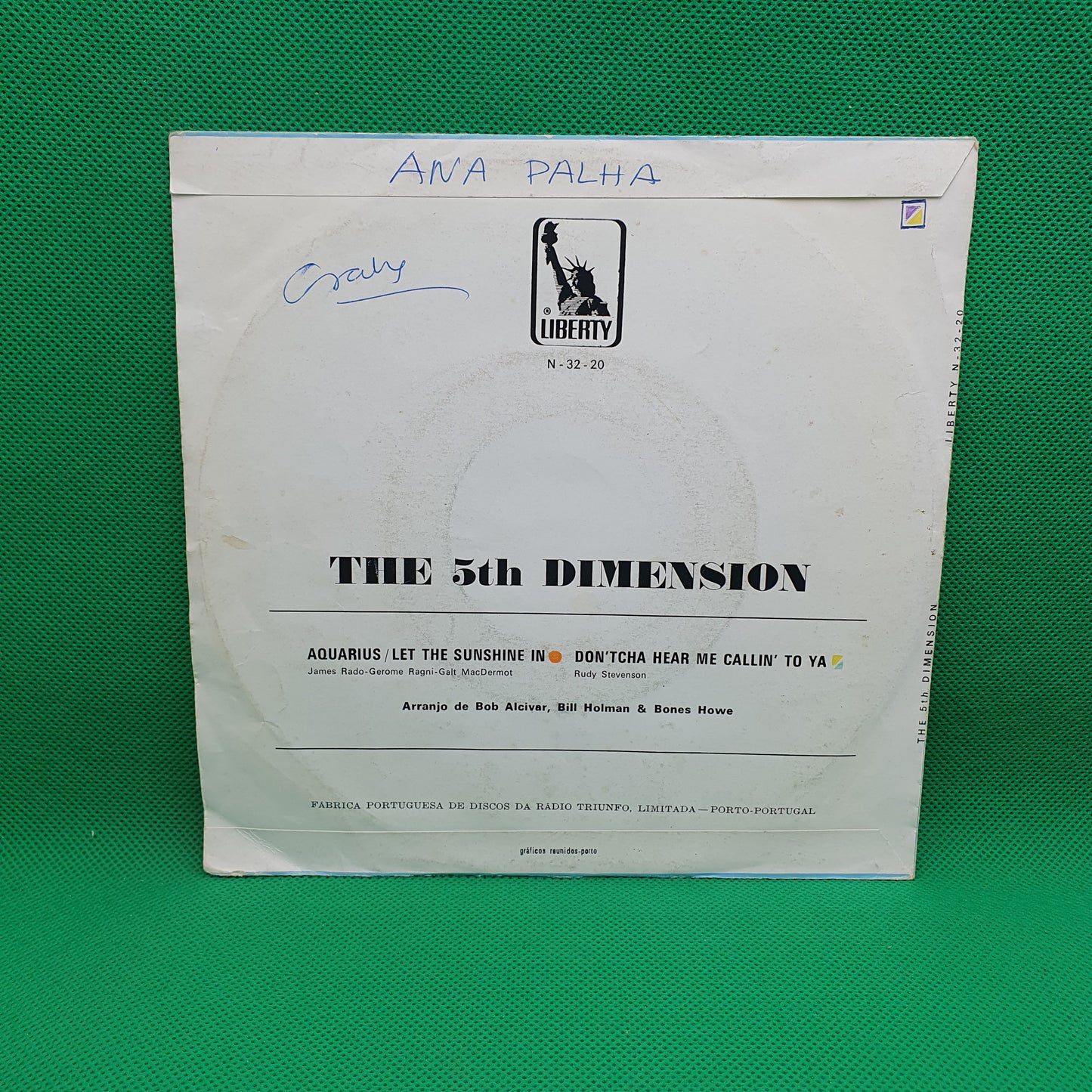 The Fifth Dimension – Aquarius (Let The Sunshine In)