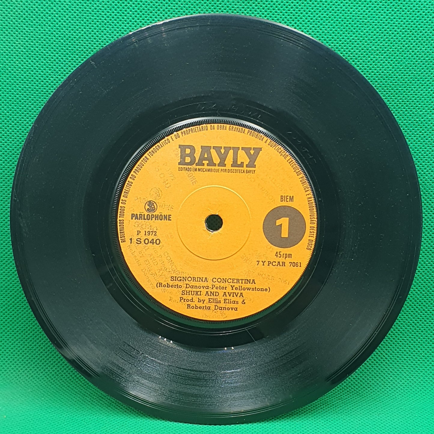 Shuky & Aviva ‎– Signorina Concertina