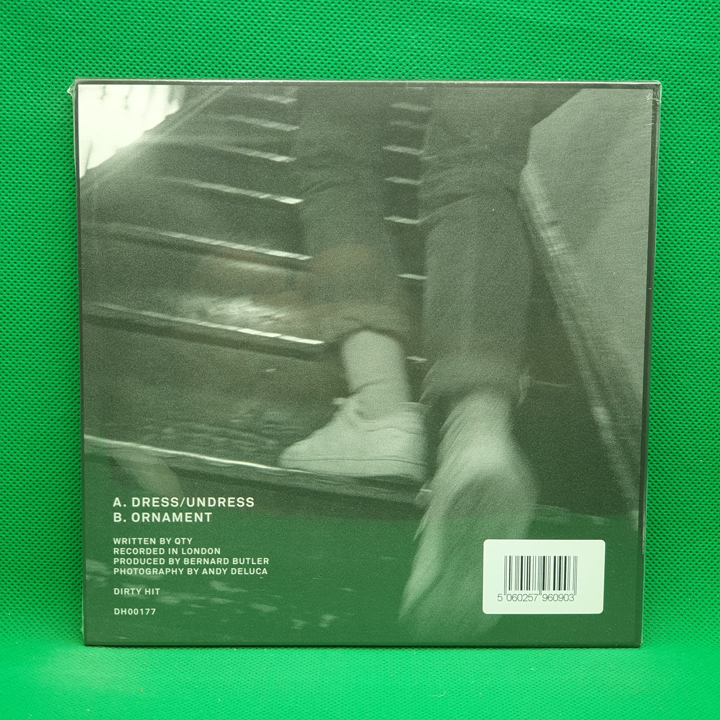 QTY ‎– Dress/Undress