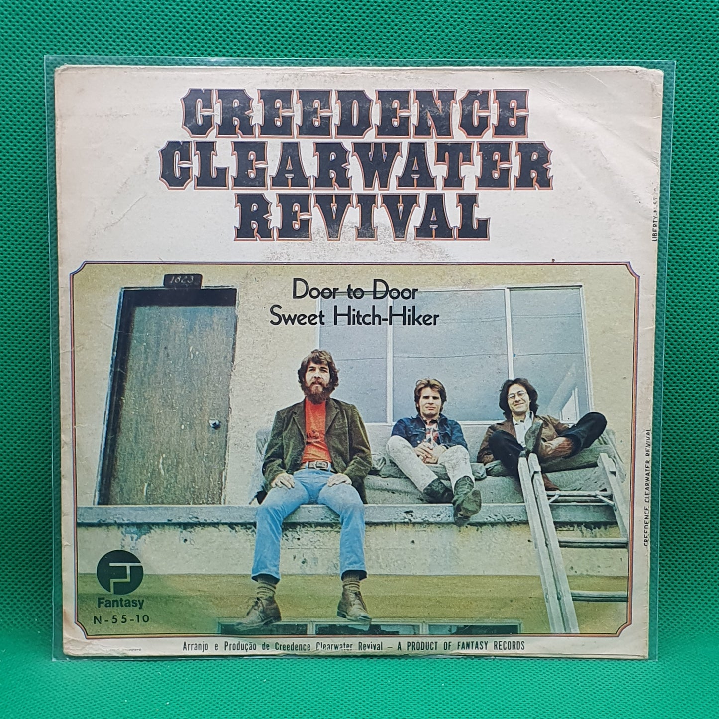 Creedence Clearwater Revival ‎– Sweet Hitch-Hiker / Door To Door