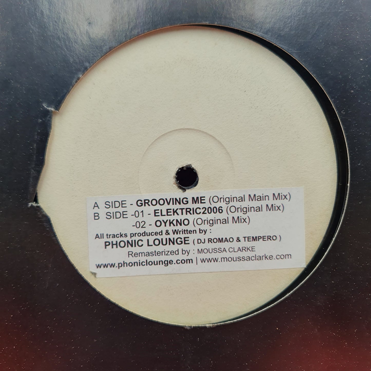 Phonic Lounge ‎– Grooving Me