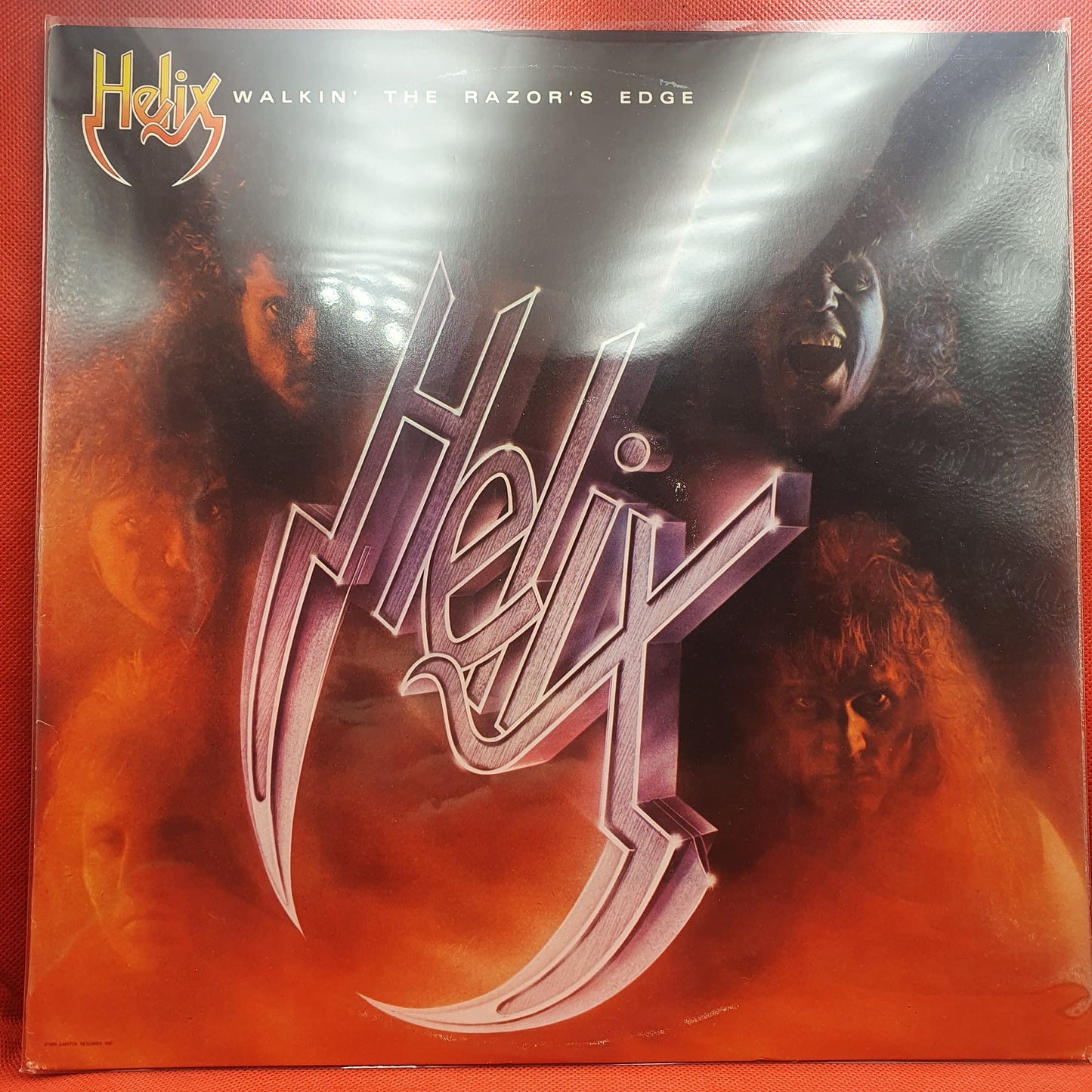 Helix ‎– Walkin' The Razor's Edge