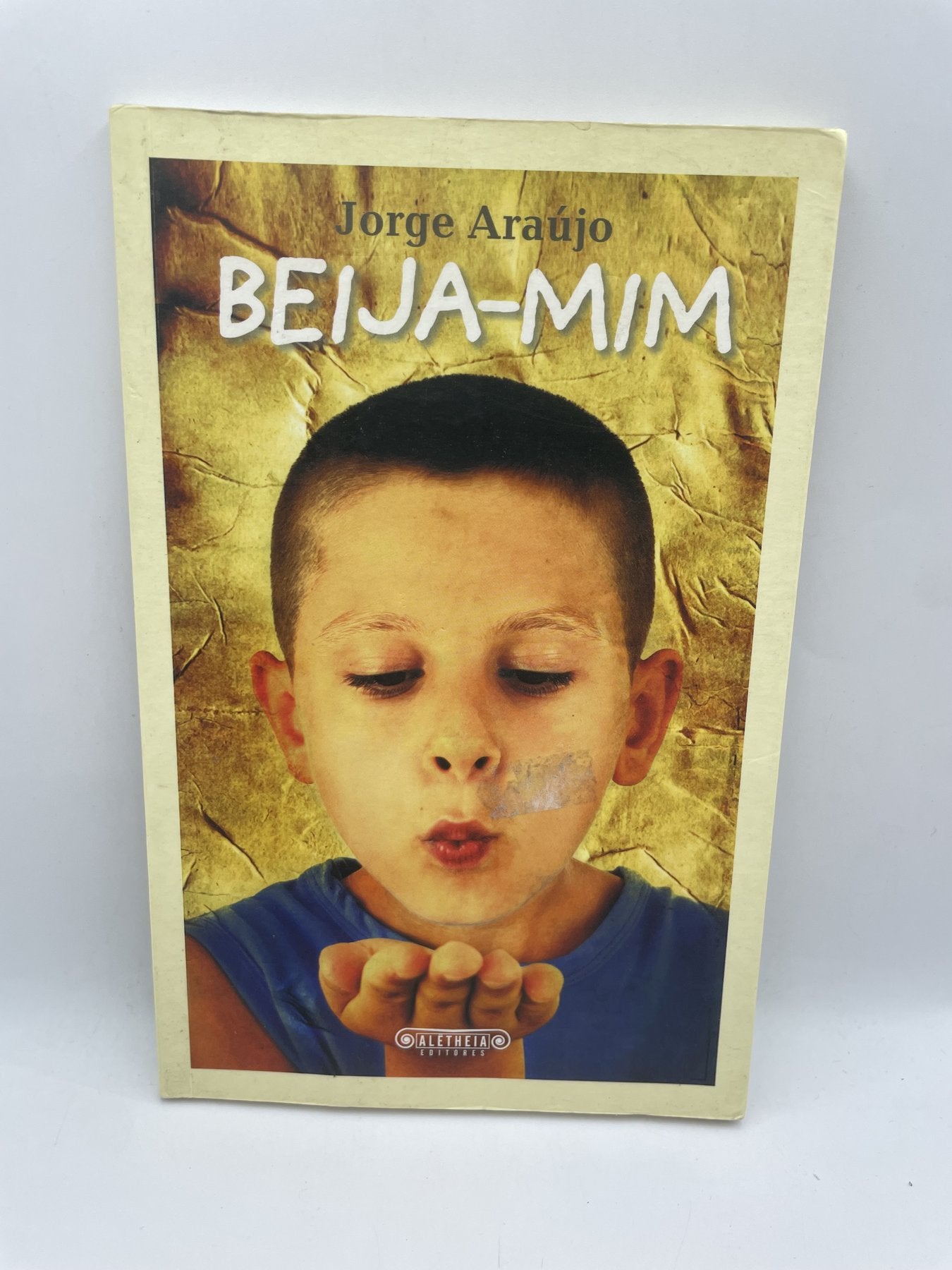 Livro-Beija-me-Jorge Araújo