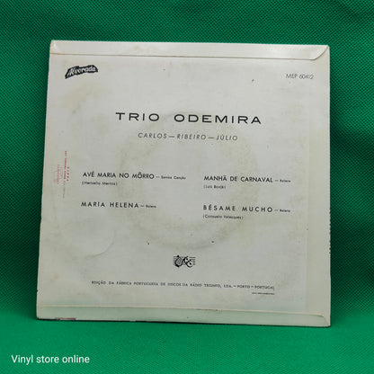 Trio Odemira – Avé Maria No Môrro