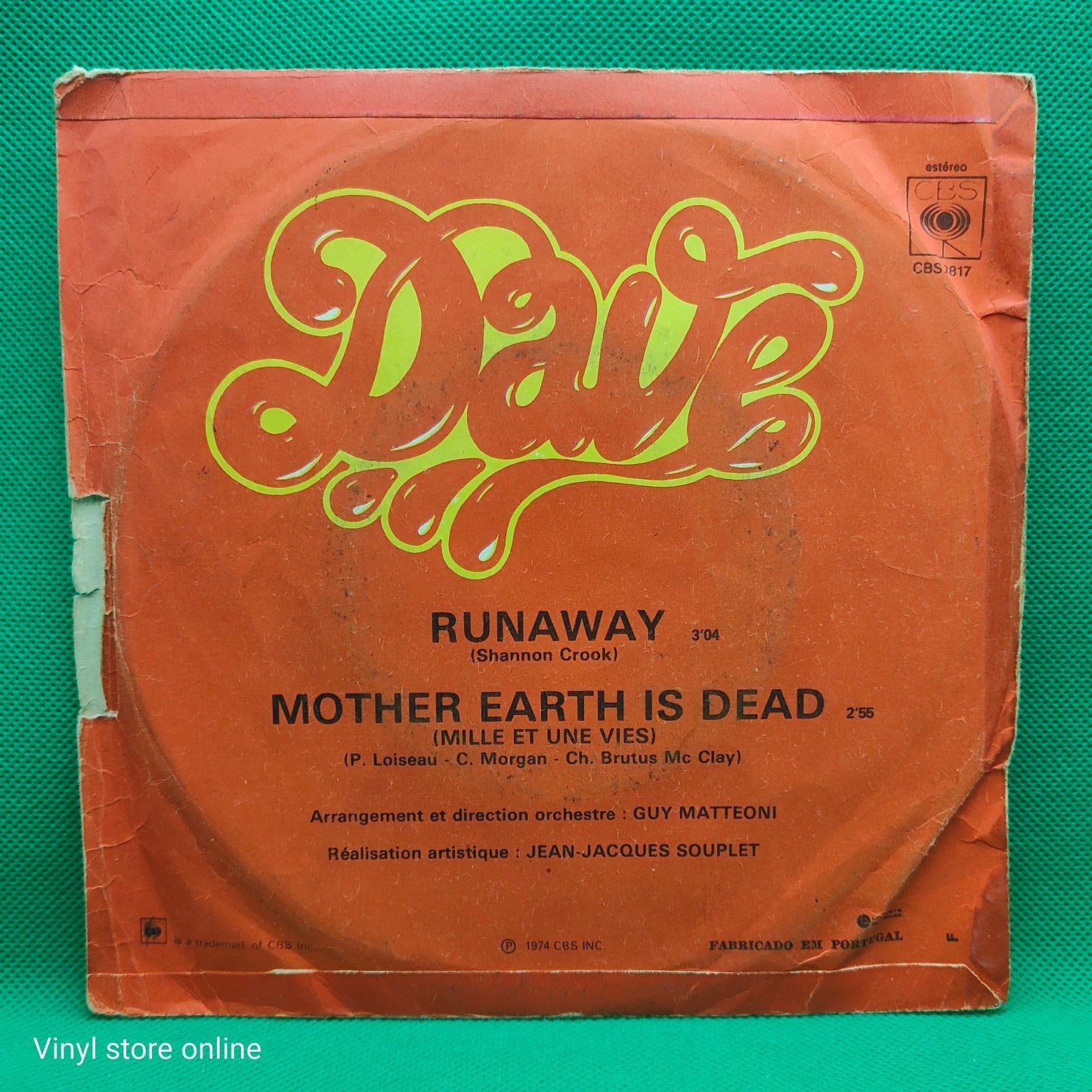 Dave ‎– Runaway / Mother Earth Is Dead
