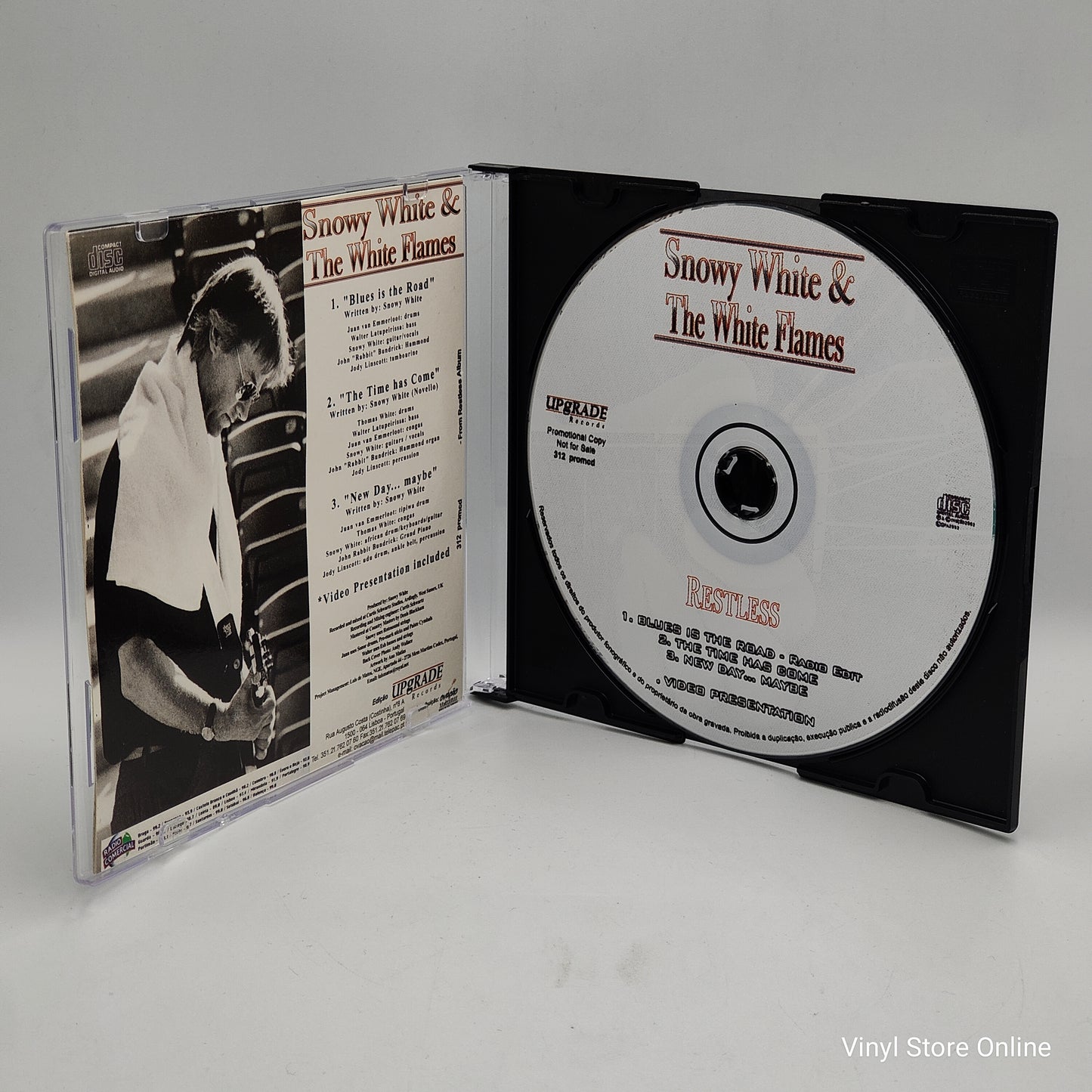 Snowy White & The White Flames - Restless (CD)