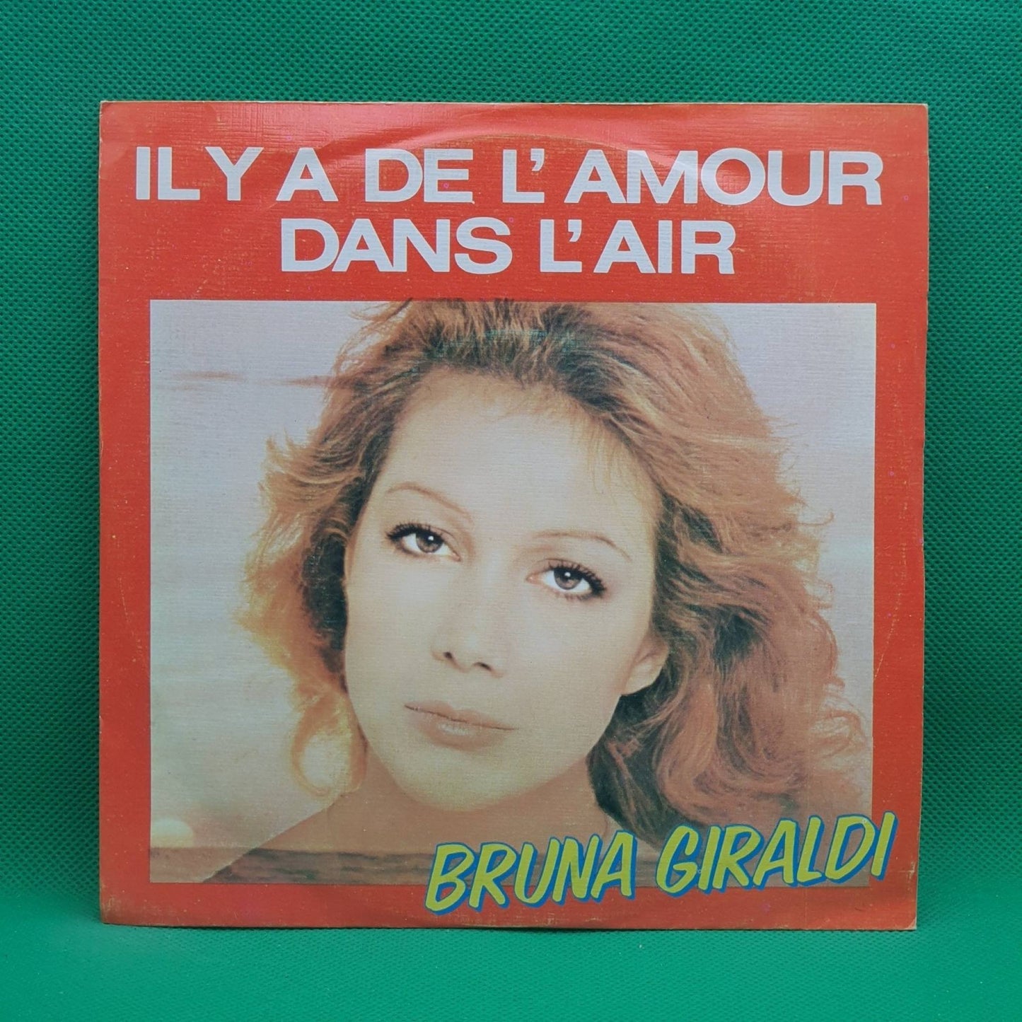 Bruna Giraldi ‎– Il Y A De L'amour Dans L'air - Vinyl Store Online