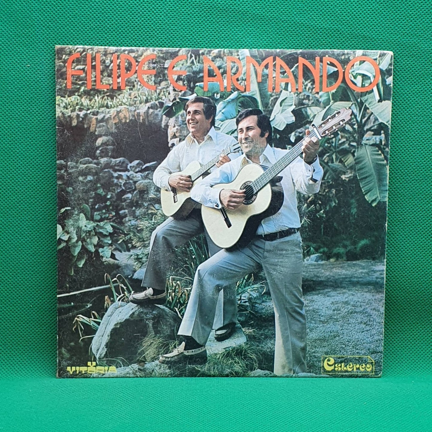 Filipe E Armando ‎– A Paz Entre Nós - Vinyl Store Online
