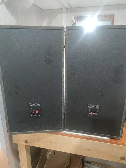 Colunas (Pioneer ?) ST-271 muito bom estado 100W