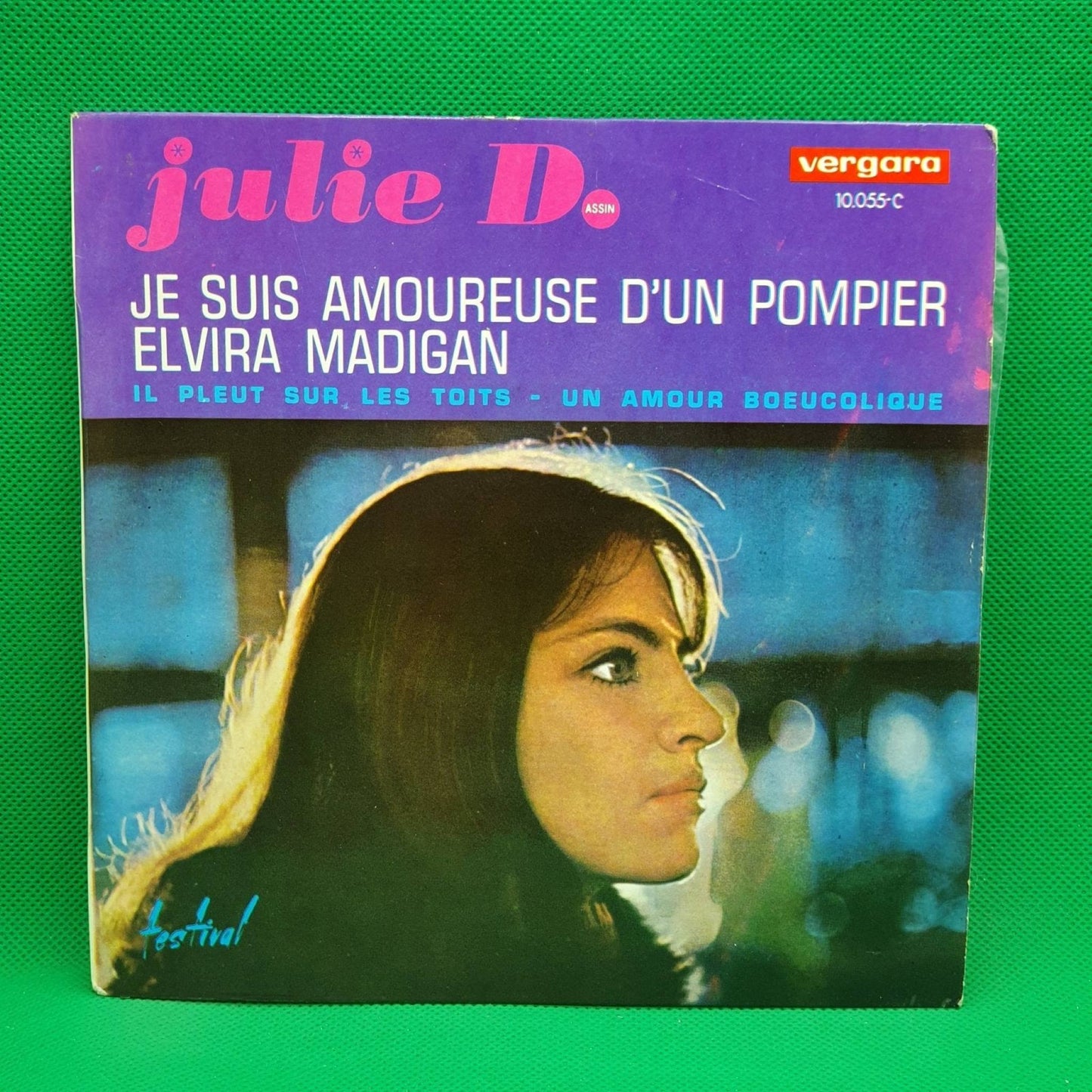 Julie D. ‎– Je Suis Amoureuse D'un Pompier / Elvira Madigan - Vinyl Store Online