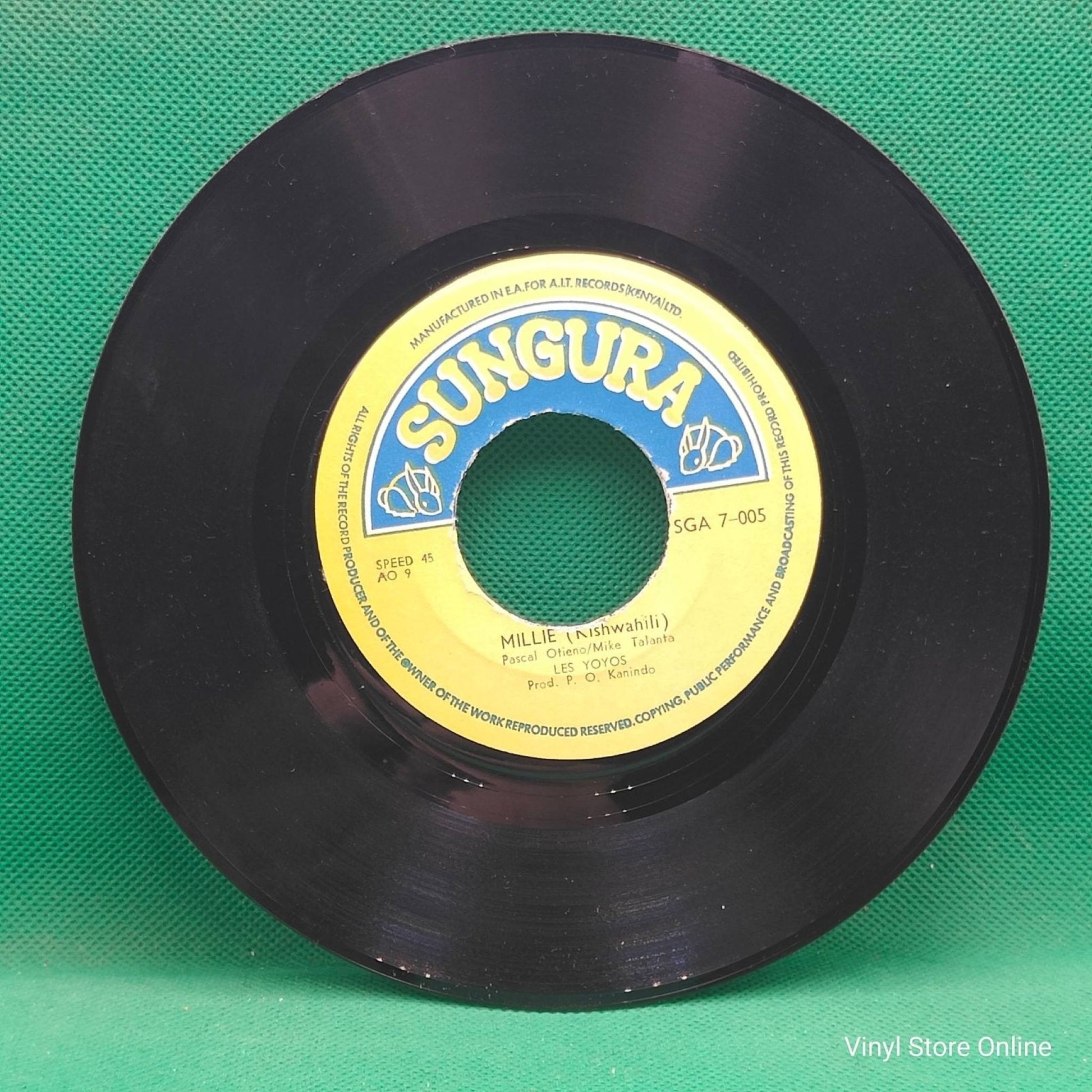 Les Yoyos ‎– Millie / Mzee James - Vinyl Store Online