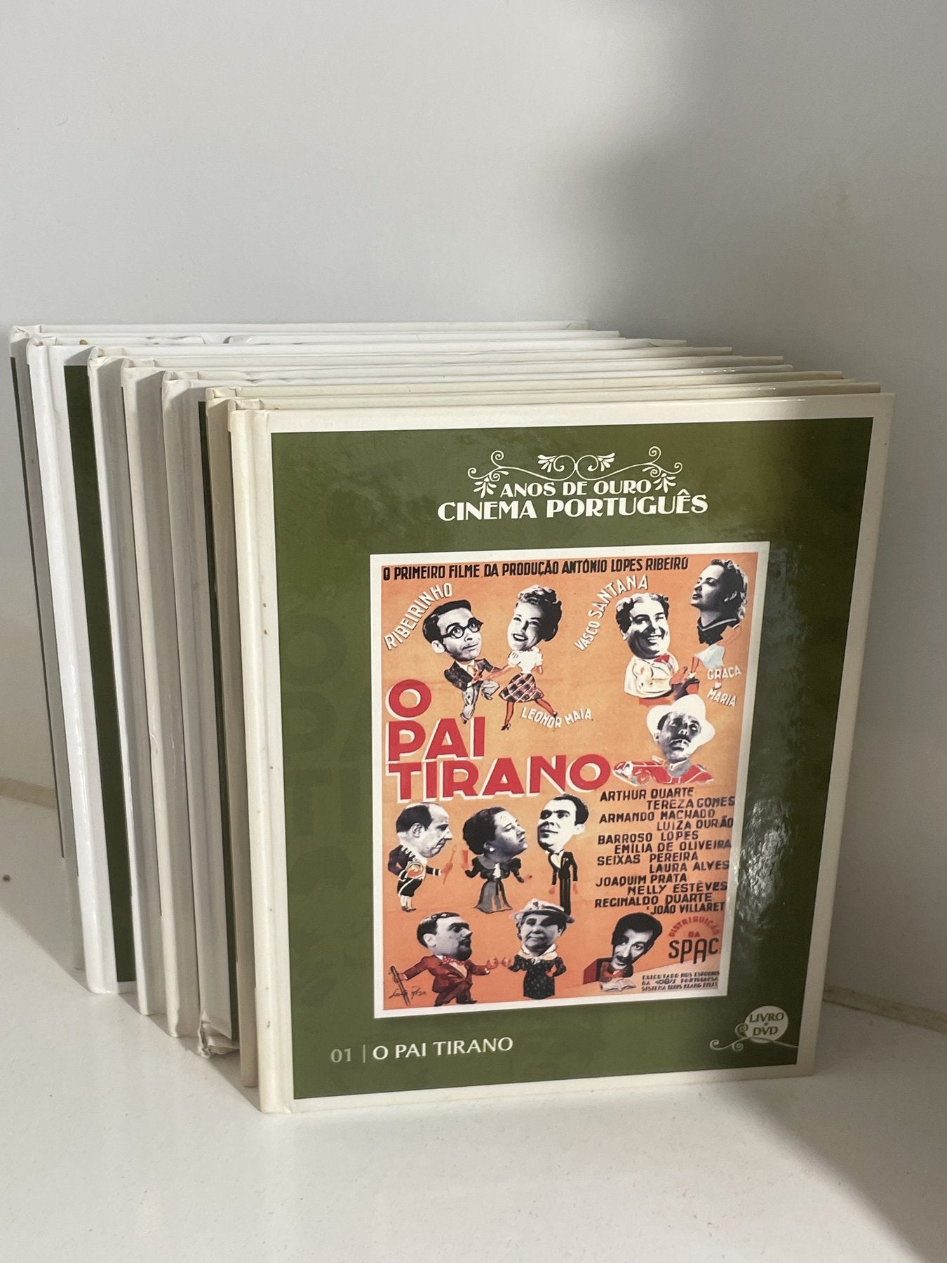 Lote de Livros com DVD- Anos de ouro, cinema português · fotografia 1