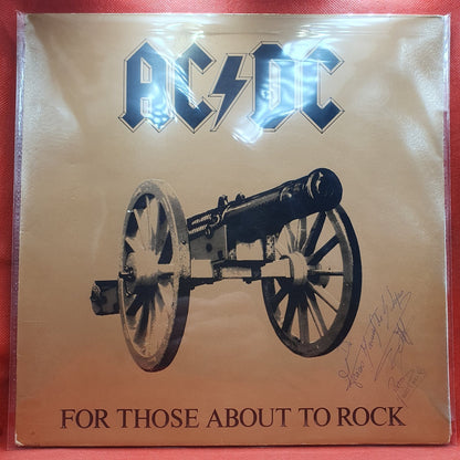 AC/DC - For Those About To Rock (We Salute You) (LP) · fotografia 1 · VSO#1041-2648
