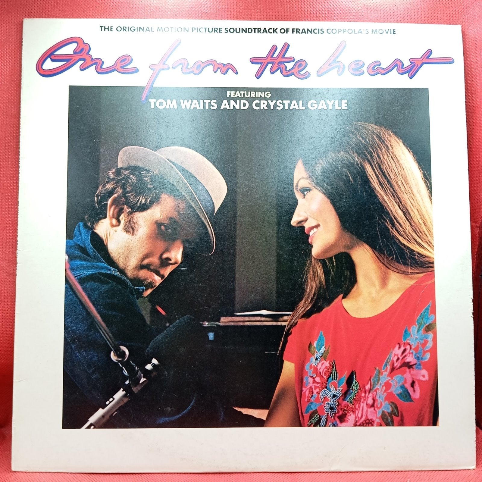 Tom Waits And Crystal Gayle - One From The Heart - The Original Motion Picture Soundtrack Of Francis Coppola's Movie (LP) · fotografia 1 · VSO#114-317