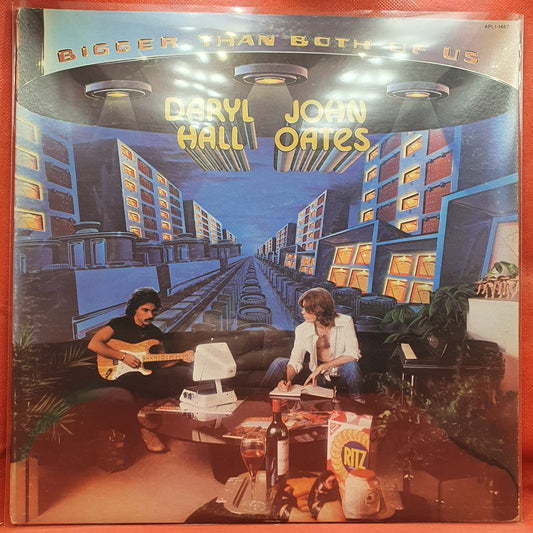 Daryl Hall & John Oates - Bigger Than Both Of Us (LP) · fotografia 1 · VSO#1211-3042