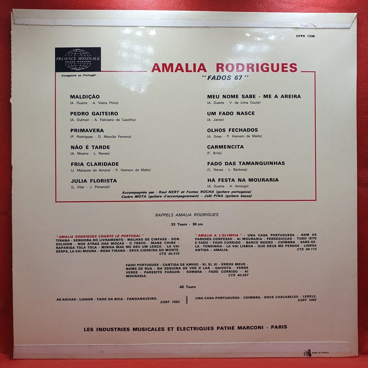 Amália Rodrigues - Fados 67 (LP) · fotografia 2 · VSO#1451-3630