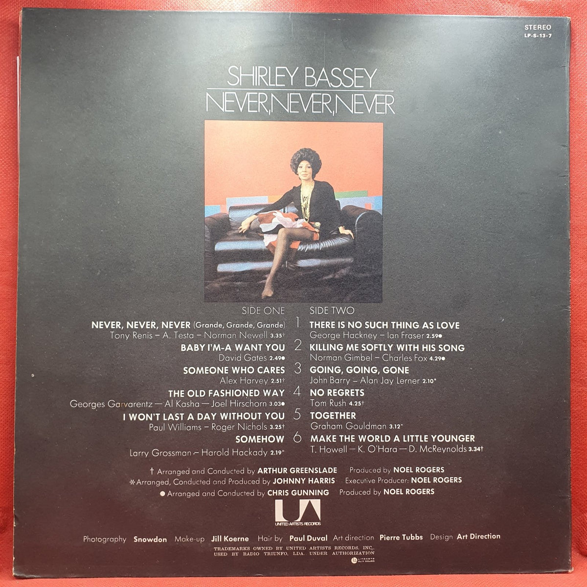 Shirley Bassey - Never Never Never (LP) · fotografia 2 · VSO#1828-4440