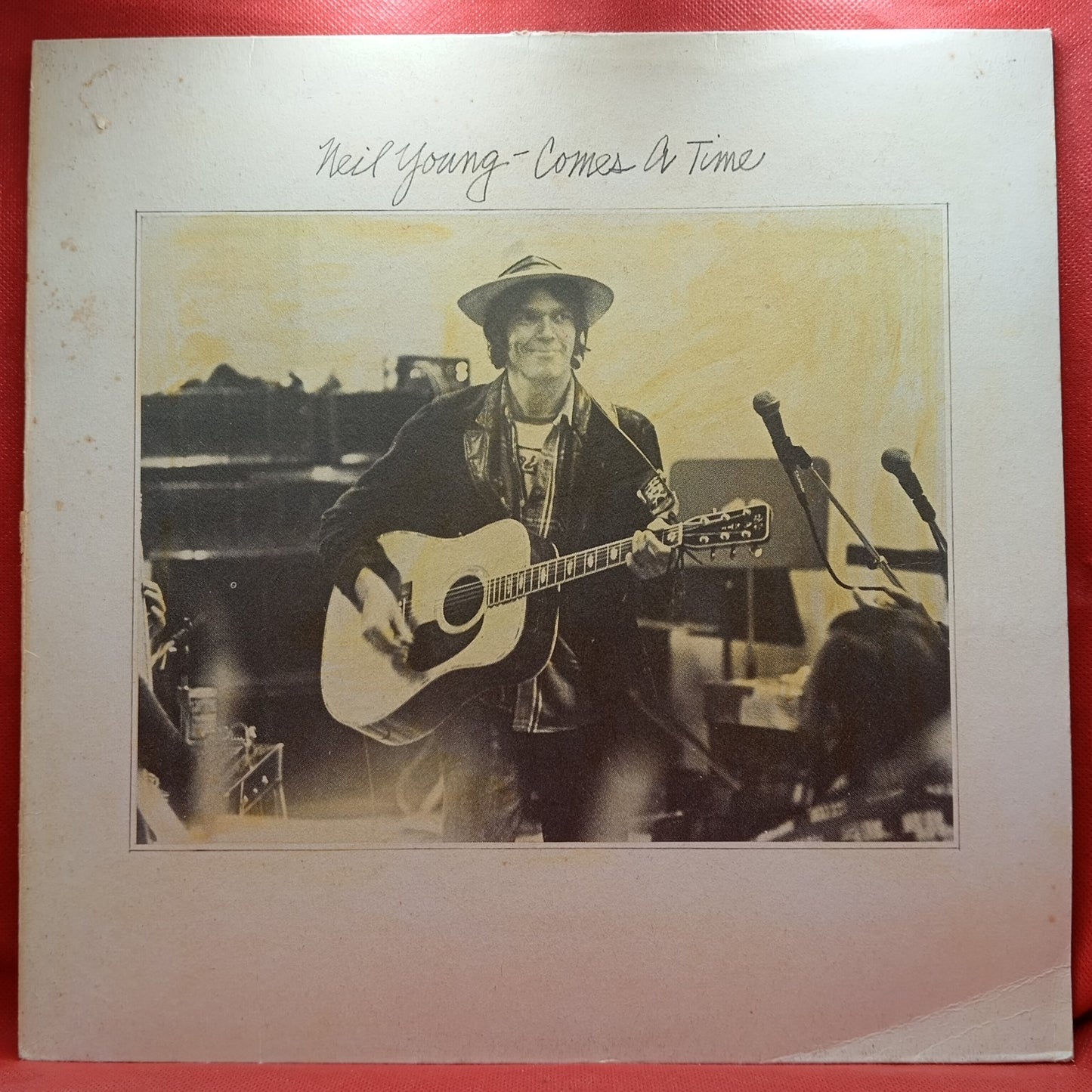 Neil Young - Comes A Time (LP) · fotografia 1 · VSO#416-1004