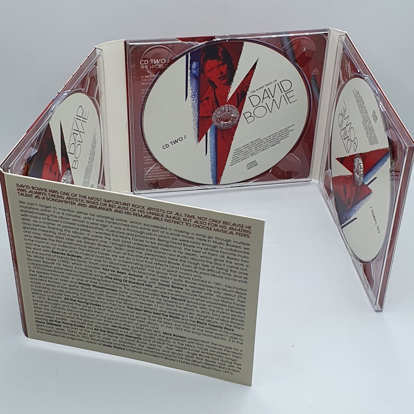 Various - The Many Faces Of David Bowie (A Journey Through The Inner World Of David Bowie) (3xCD) · fotografia 2 · VSO#480-1197