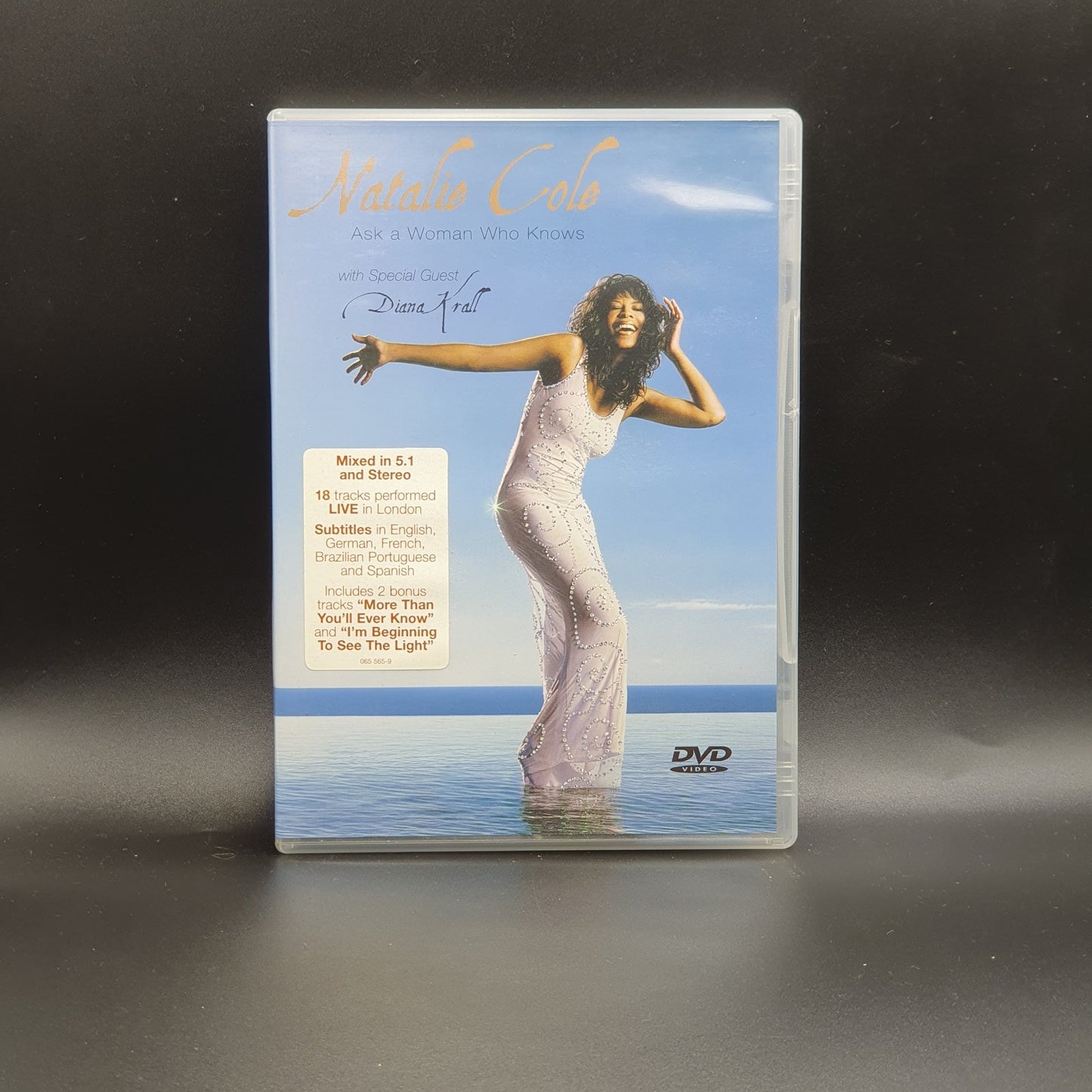 Natalie Cole - Ask A Woman Who Knows (DVD Música) · fotografia 1 · VSO#530-1436