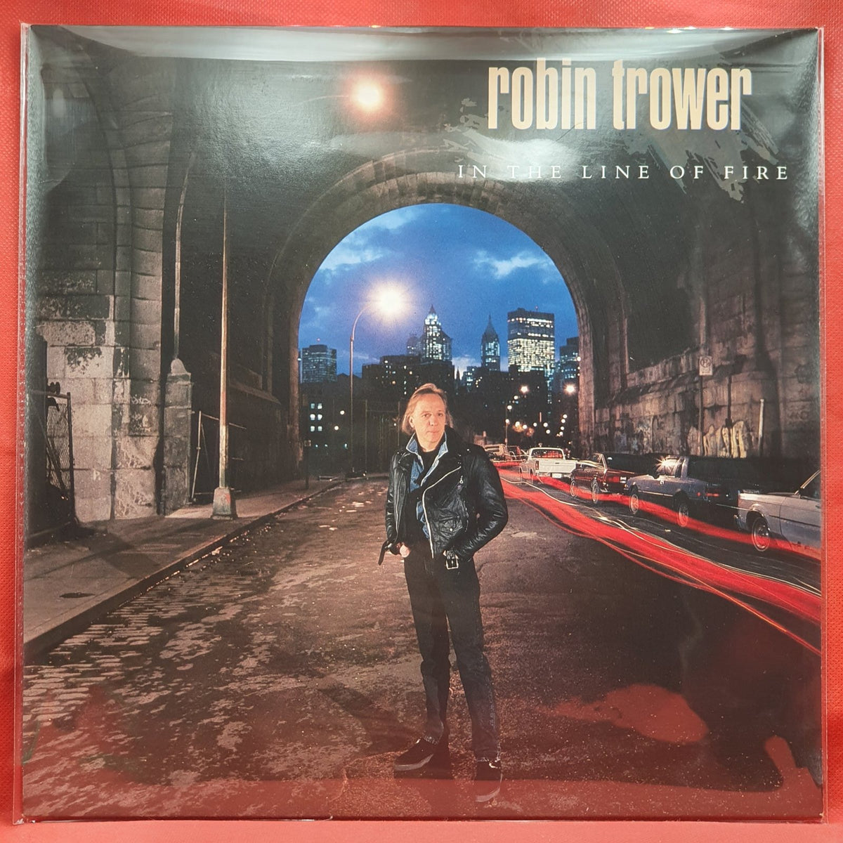 Robin Trower - In The Line Of Fire (LP) · fotografia 1 · VSO#761-2006