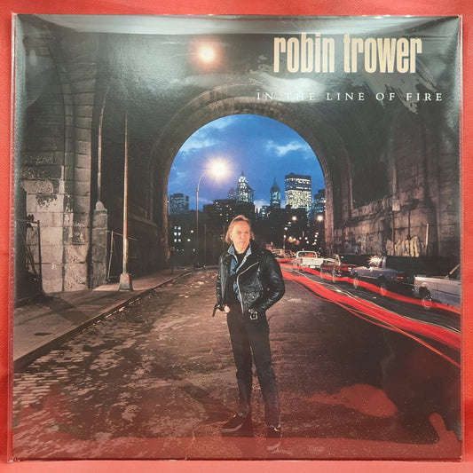 Robin Trower - In The Line Of Fire (LP) · fotografia 1 · VSO#761-2006